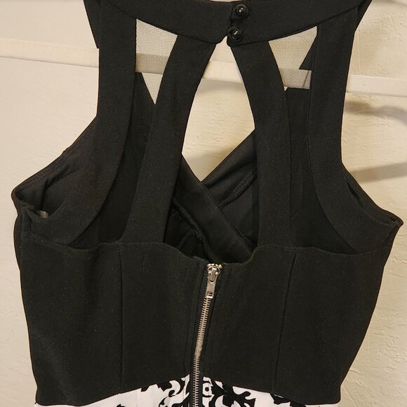 Black & White Fit-and-Flare Dress – Juniors Size 1 – Crisscross Bodice + Cutout - Picture 2 of 3
